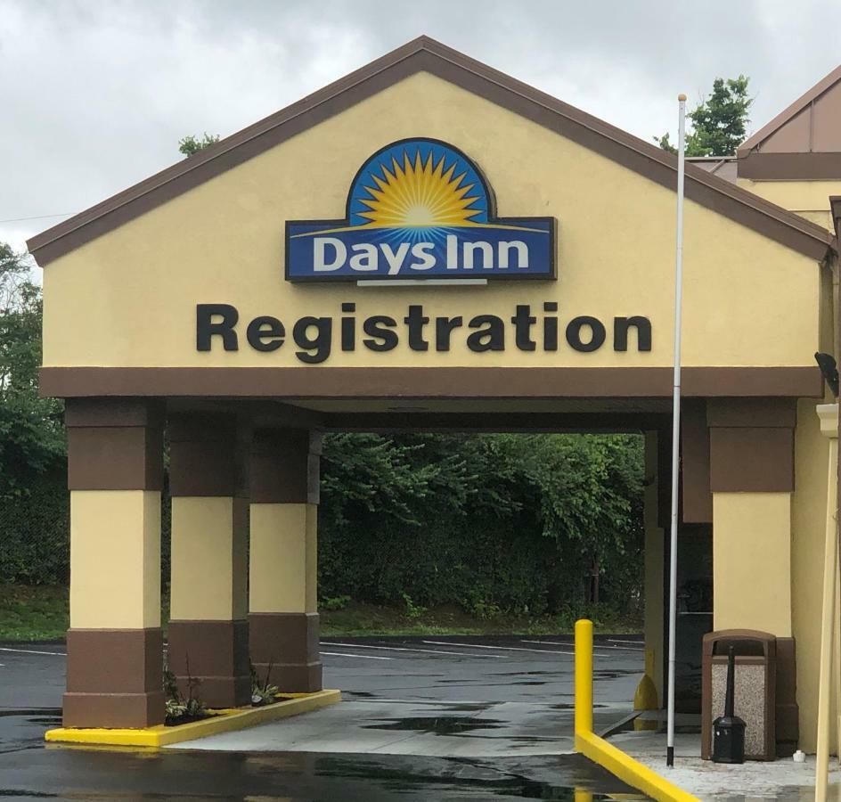 Days Inn By Wyndham Шаронвилл Экстерьер фото