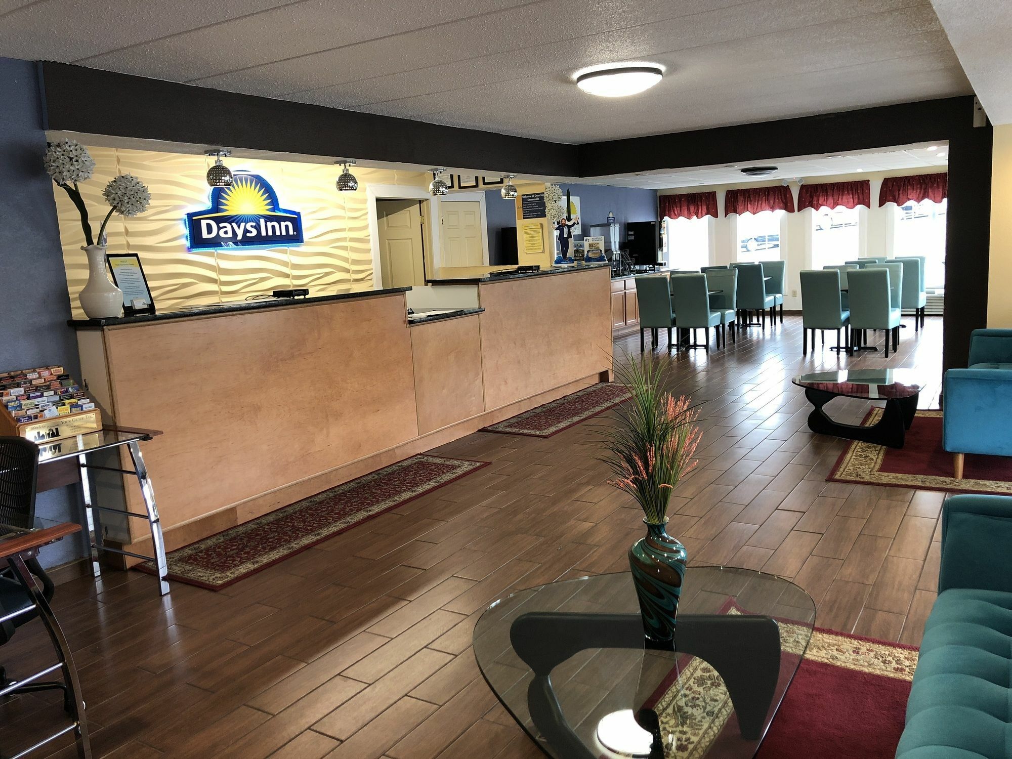Days Inn By Wyndham Шаронвилл Экстерьер фото
