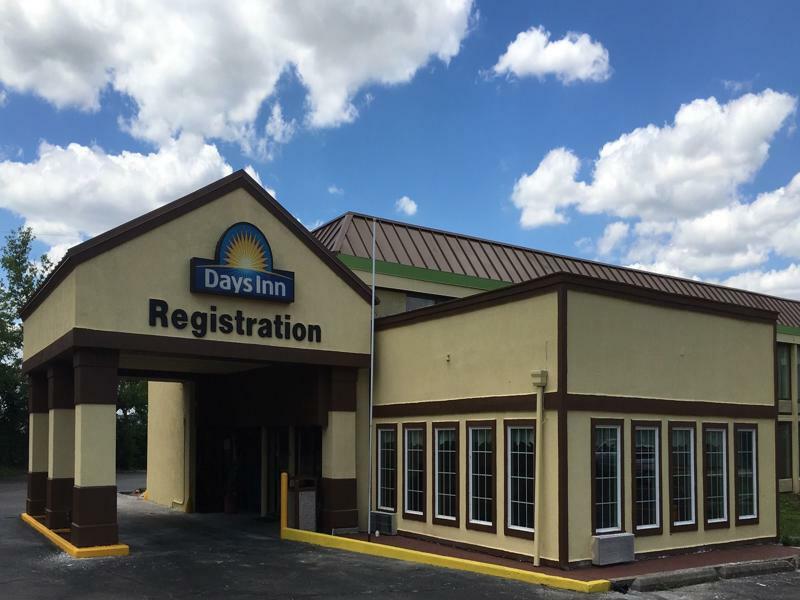 Days Inn By Wyndham Шаронвилл Экстерьер фото